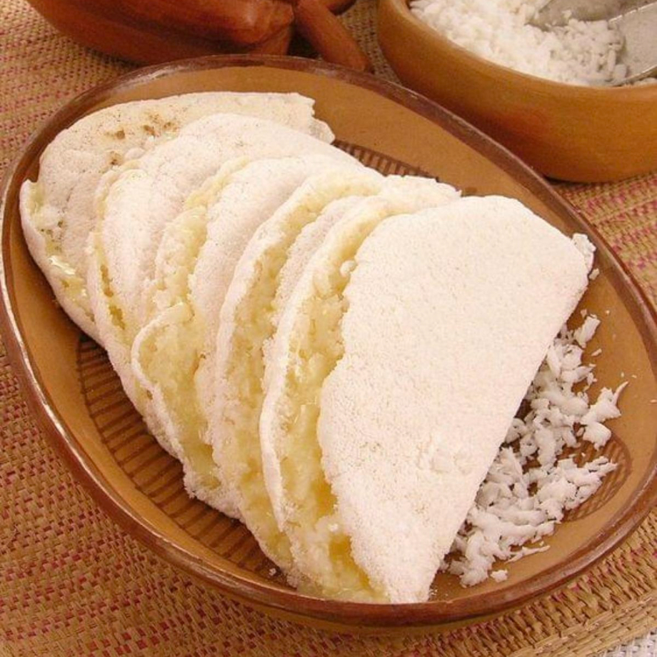 Nossa tapioca é preparada na hora, ficando fininha, macia e bem quentinha, recheada com coco e leite condensado. -----------------tags------------------- Entrega rápida , desconto , promoção , 0,99 , 0800 , off , cupom , barato , melhor preço , oferta , frete grátis , descontão , preço baixo , cuscuz, cuscuz recheado, tapioca , tapioca recheado, marmita , lanche , comida nordestina , brasileira.