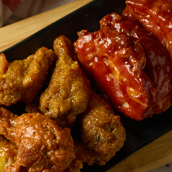 3 Alas + 3 Costillas + Papas+Dip de Queso