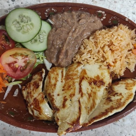 PECHUGA DE POLLO A LA PLANCHA