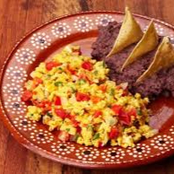 2 Huevos a la Mexicana con Frijoles