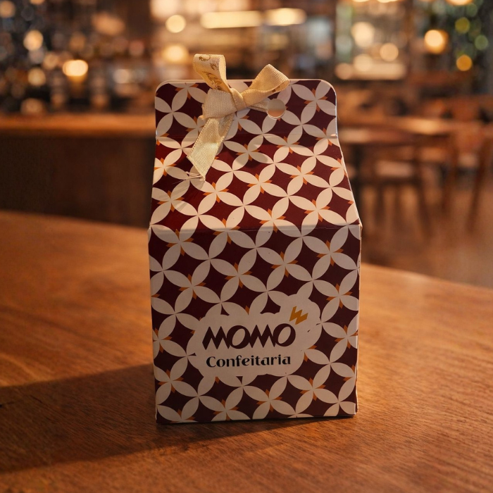 Um ótimo presente para quem ama Palha Italiana. Acompanha pedaços de palha italiana para degustação. (100g)