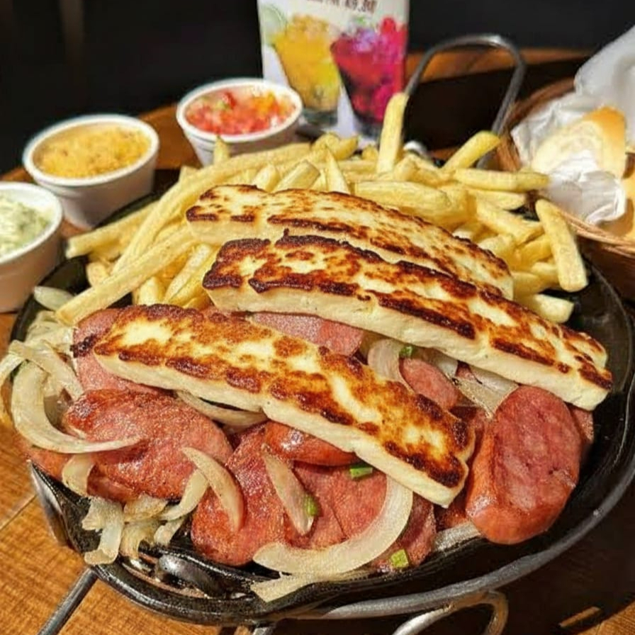 Caixa de Petiscos Especial 🥓🍟🧀
Uma combinação perfeita para compartilhar: 300g de calabresa acebolada, 300g de batata frita crocante e 300g de queijo coalho douradinho. O petisco ideal para qualquer ocasião! 😋🔥
