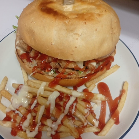 Hamburguesa de Pollo + Papas Fritas