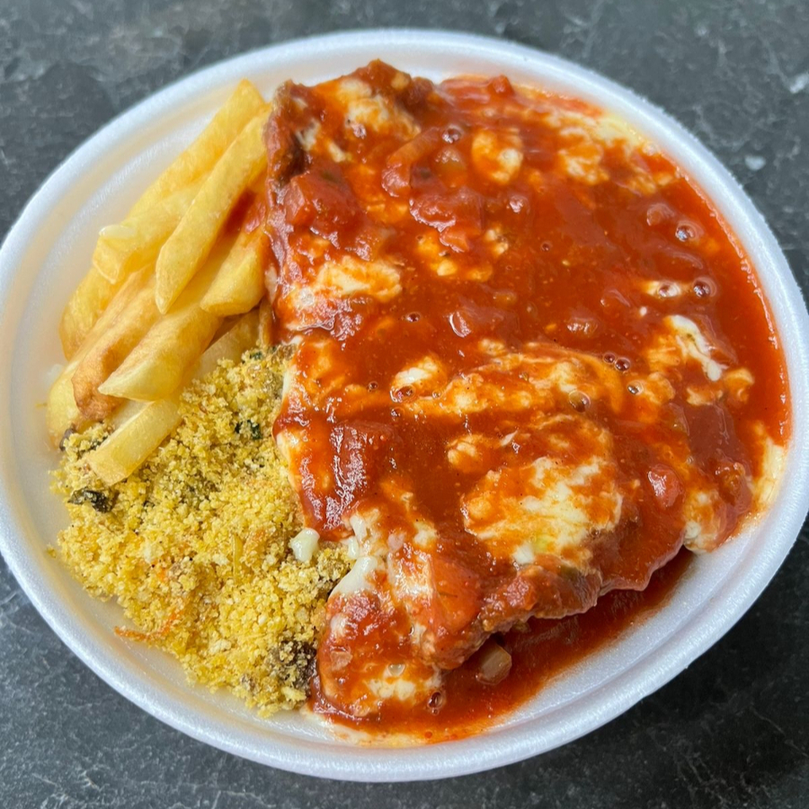 Acompanha Arroz Feijão Fritas e Farofa 400g aprox