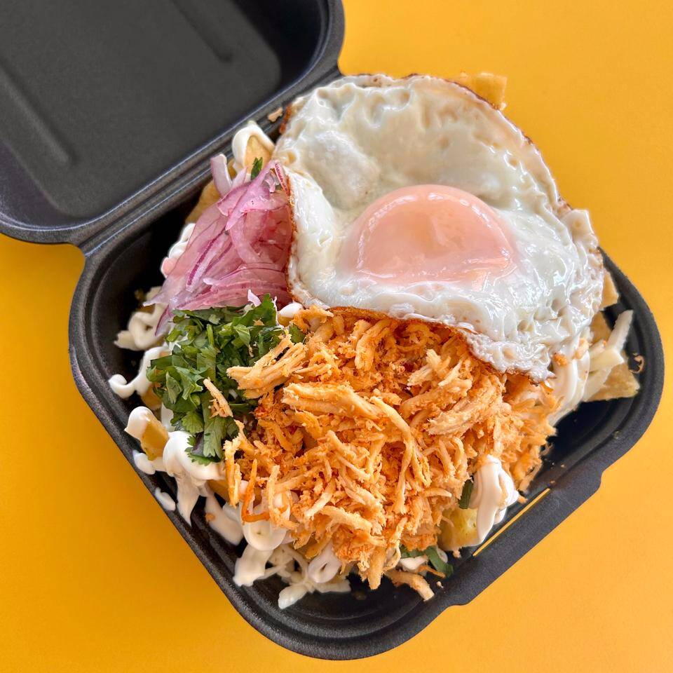 Chilaquiles con Huevo