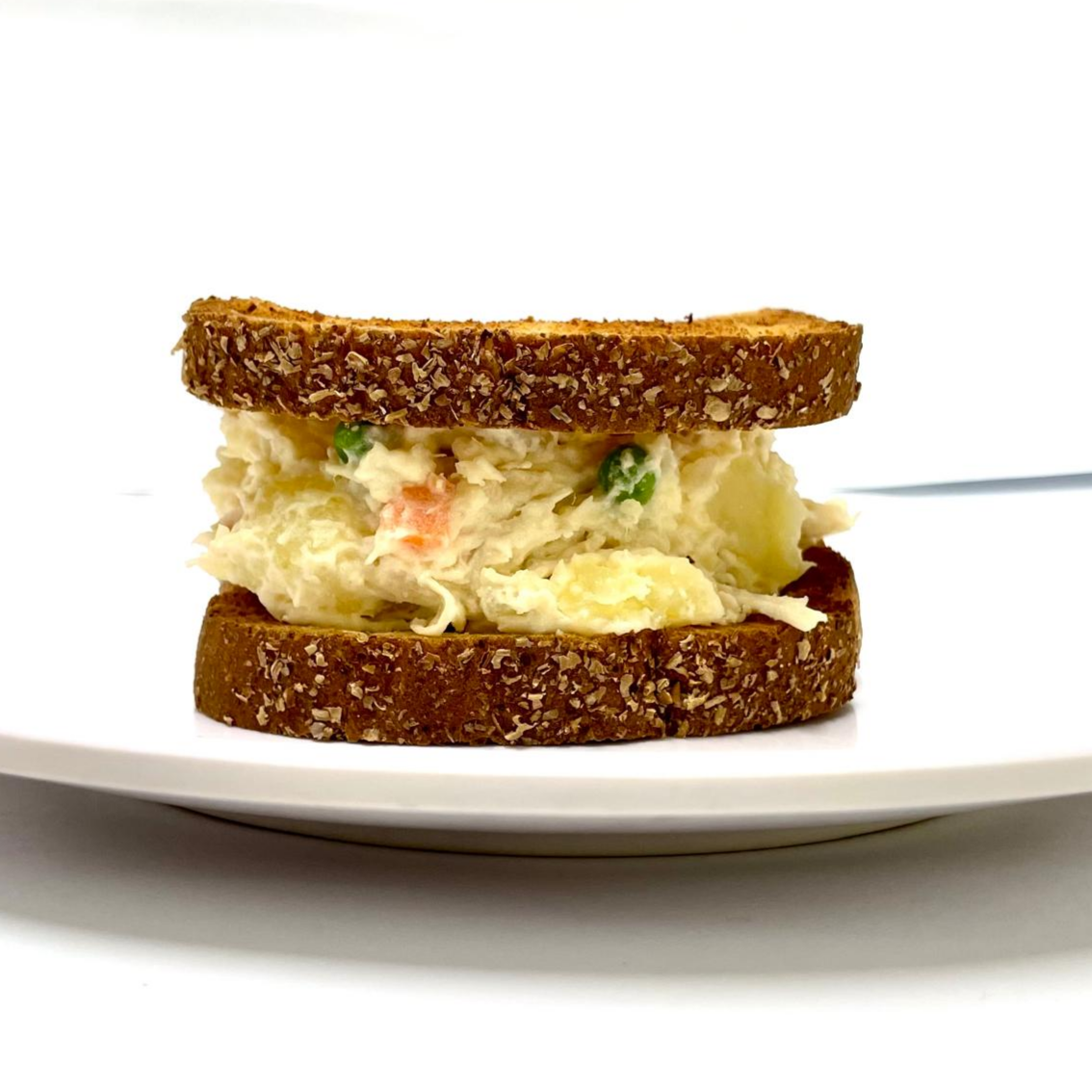 Sándwich de Ensalada de Pollo