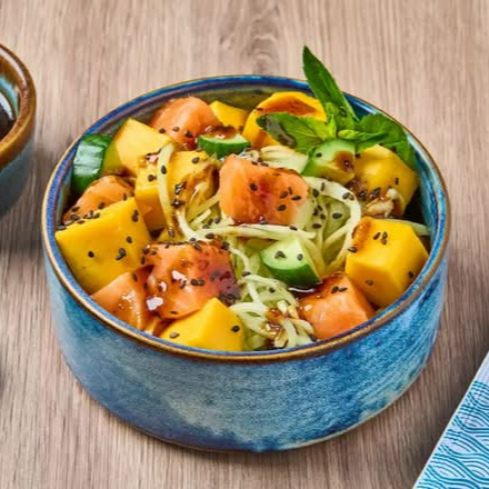 Ensalada Mango Salad – Salmón, Mango y Salsa de Mi