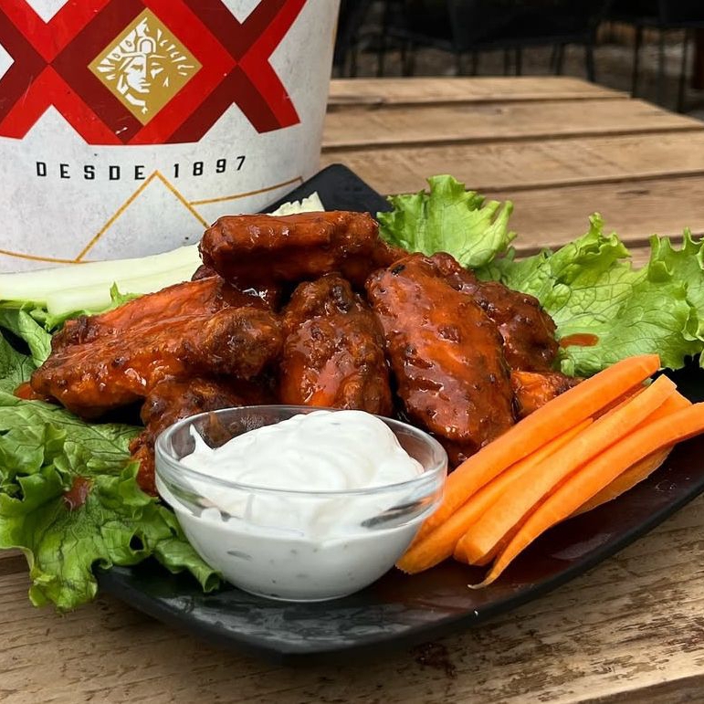Boneless / Alitas 10 Pzas