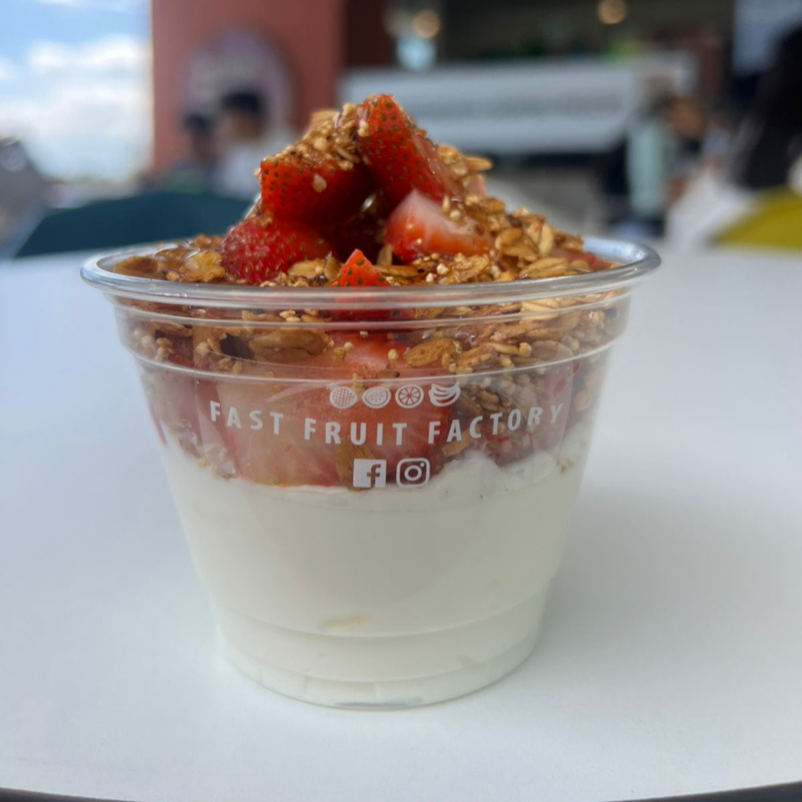 Yogurt Griego con Fresas