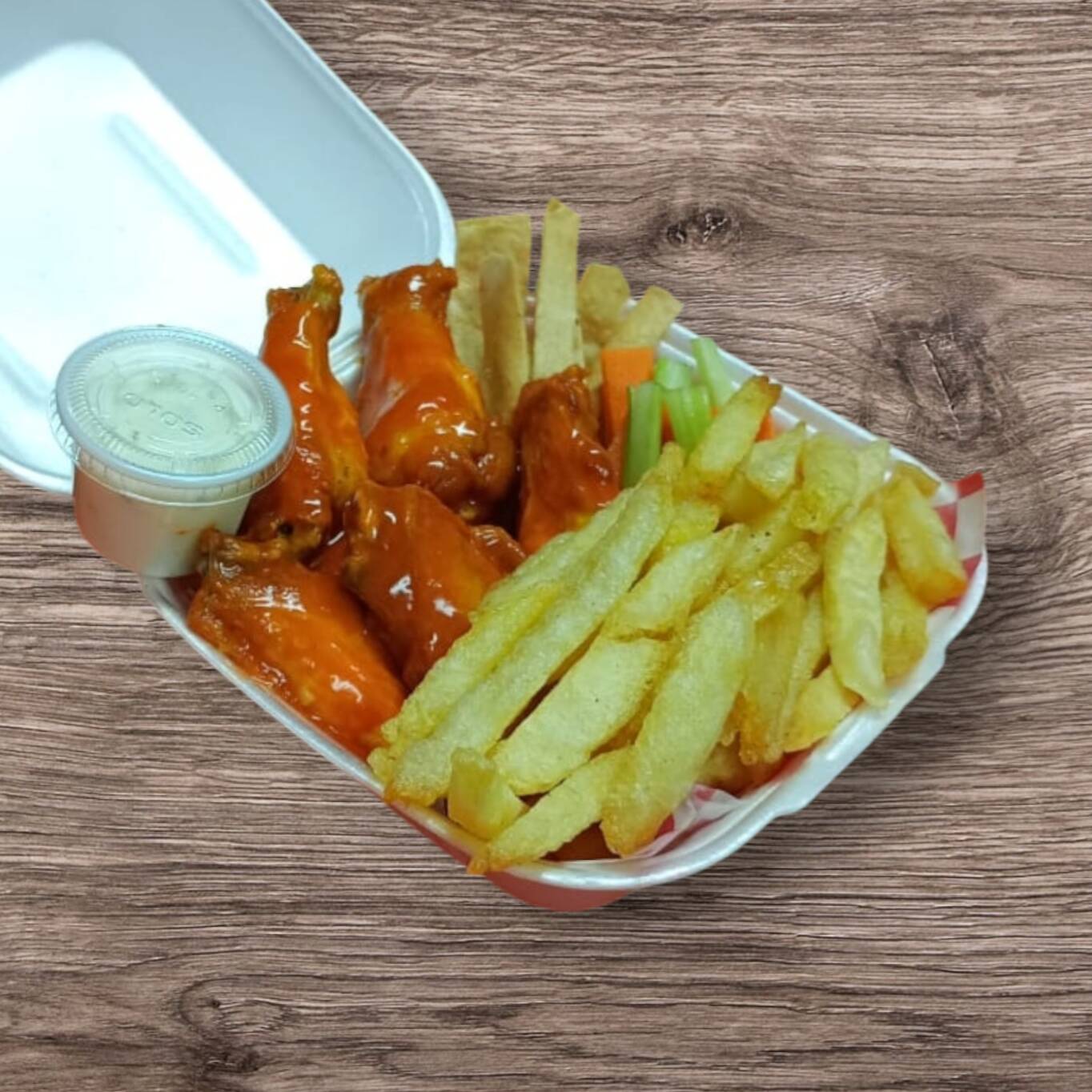 5 Alitas Con Papas