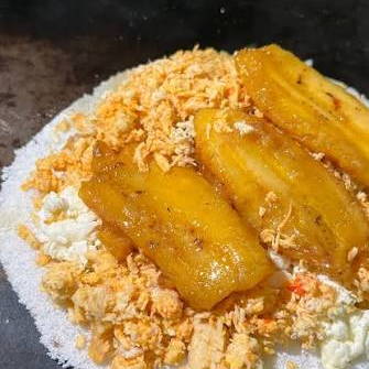 Frango/Banana da Terra/Requeijão/mussarela/Oregano