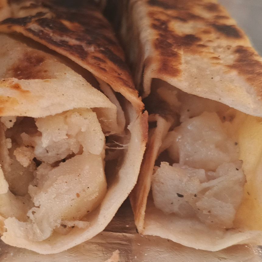 TACO DORADITO DE PAPAS CON TOCINO Y QUESO JACK
