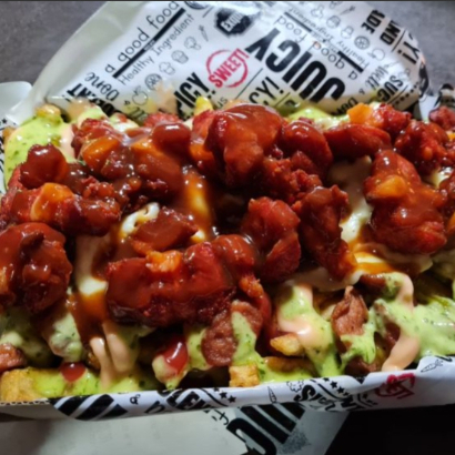 Salchipapa con TrocitodeCostillitayPollo+2Gaseosa