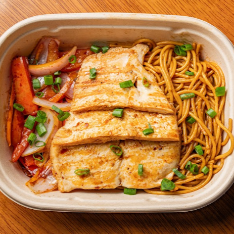 Tallarín Saltado de Pollo
