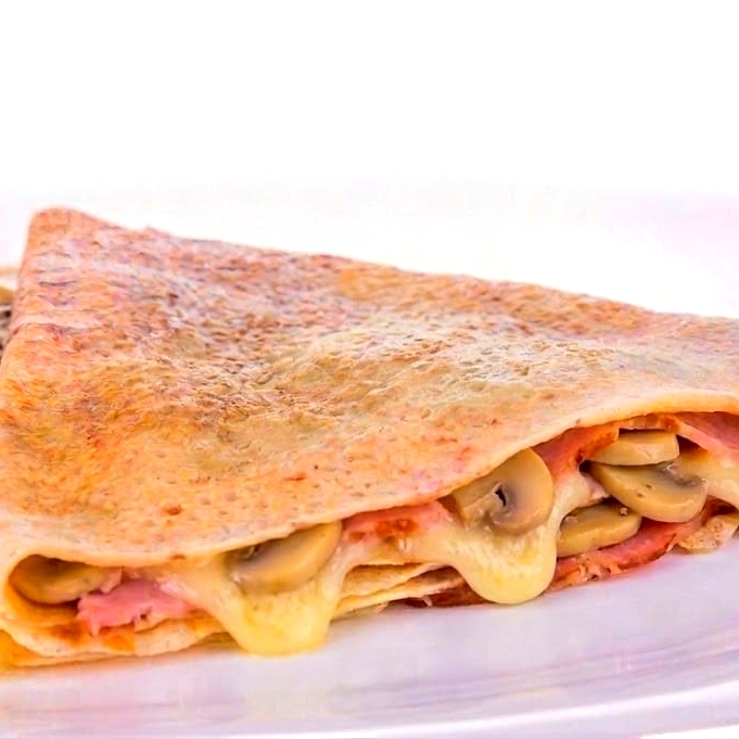 Crepa Salada de Champiñones con Jamón y Queso Oaxaca