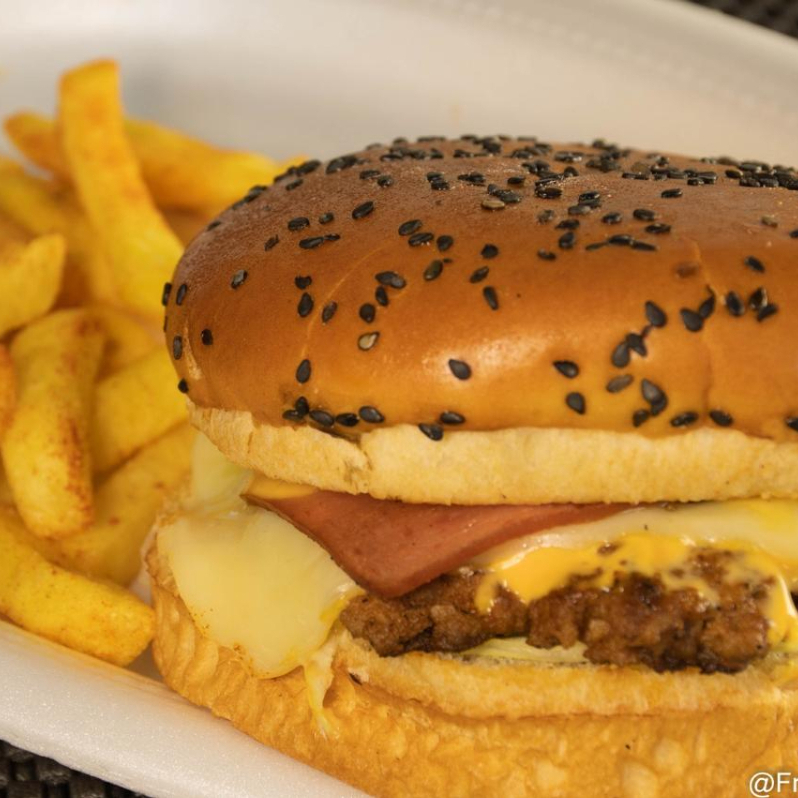 Burger Sencilla + Papas fristas