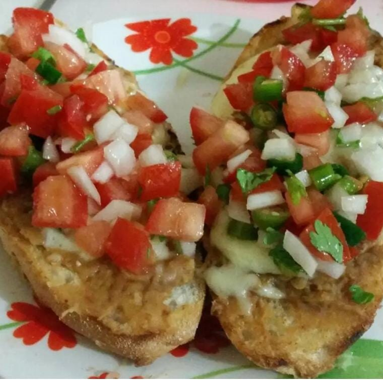 Molletes Salados