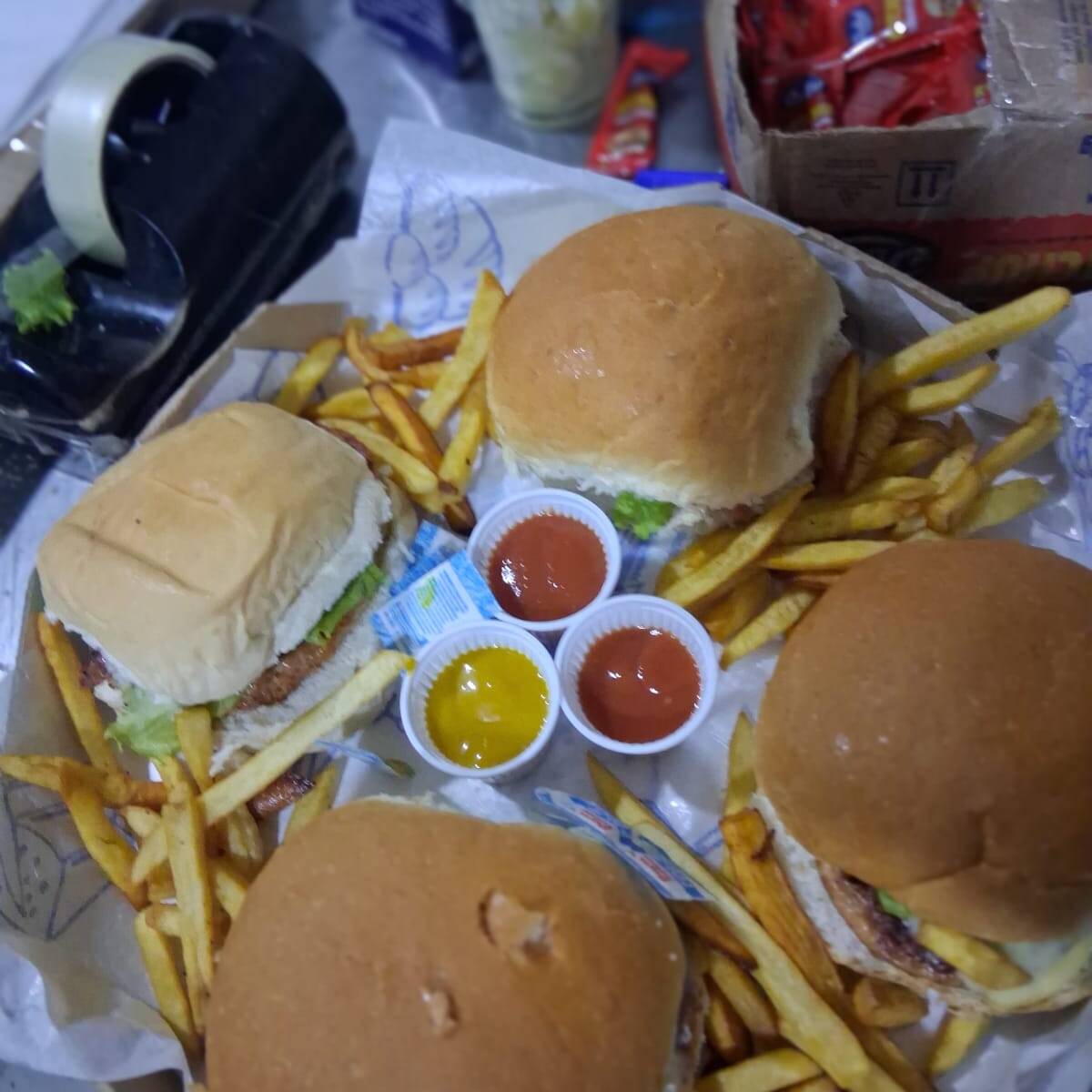 4 x salada + Fritas