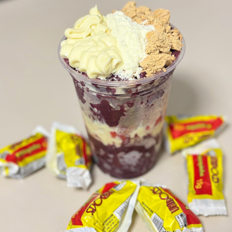 Açai,paçoca ,creme de ninho,e leite em pó