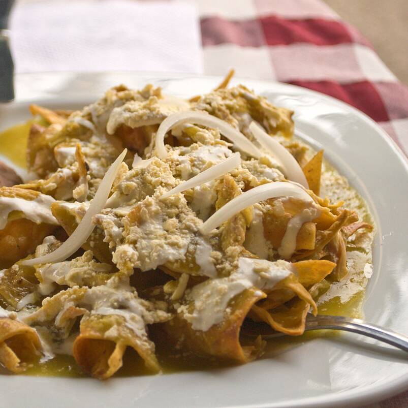 Chilaquiles Verdes con pechuga asada
