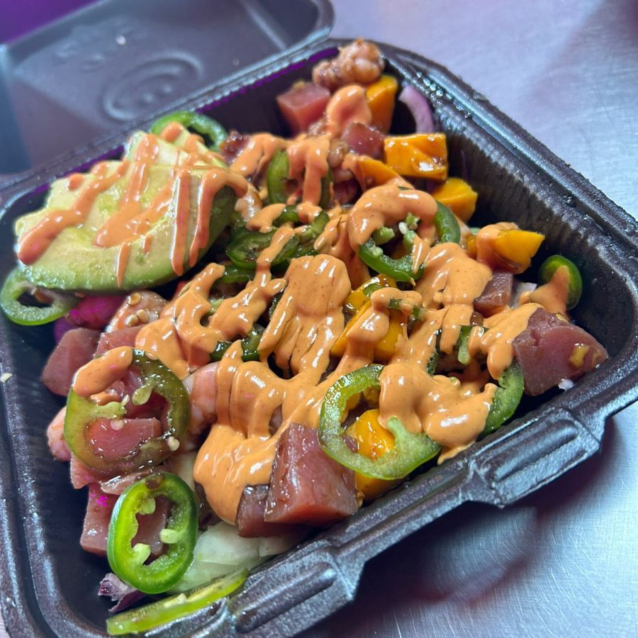 Mariscada de Camarón cocido, Atún y Mango