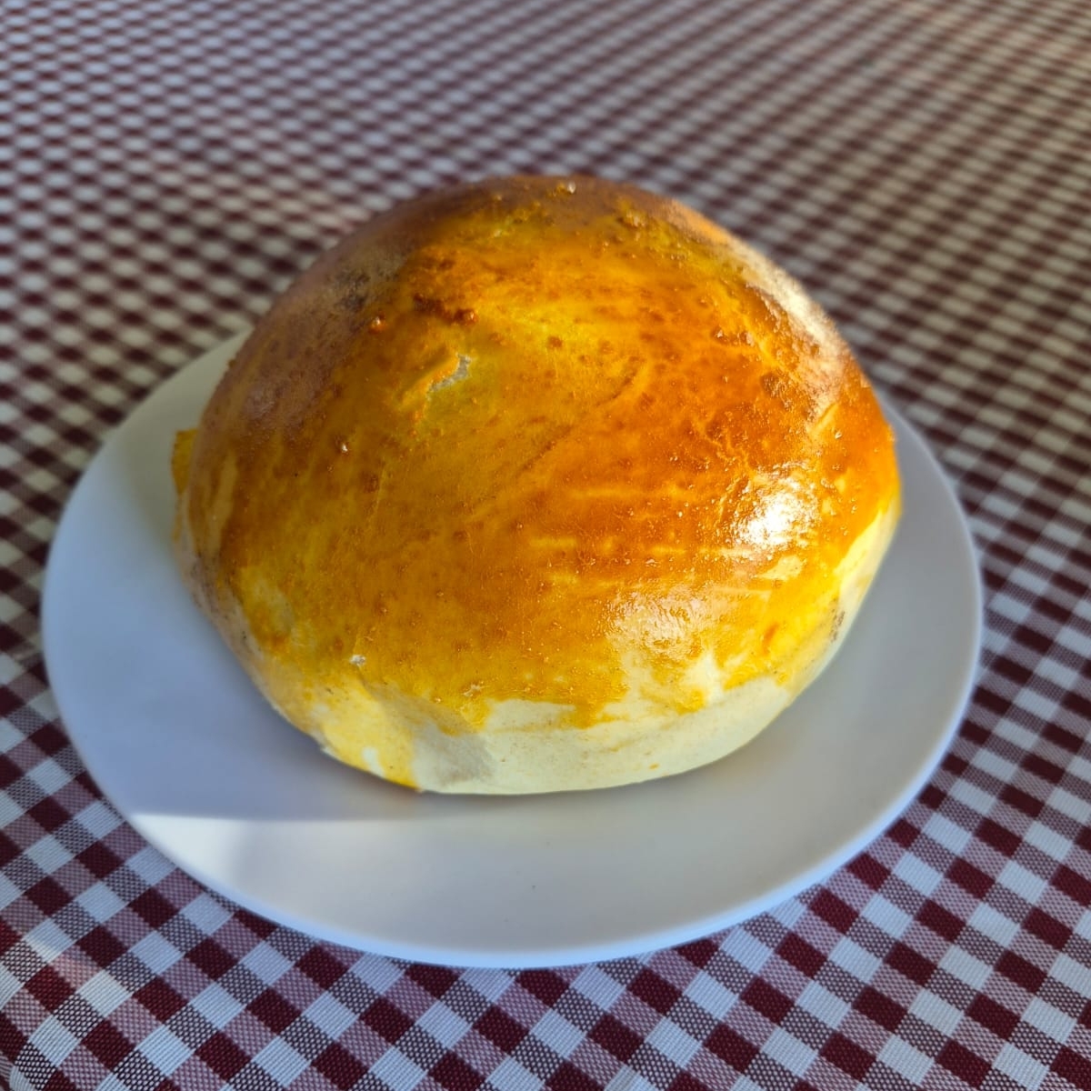 Delicioso hambúrguer de padaria, assado ao forno com uma suculenta carne de hambúrguer, presunto, mussarela, catupiry pra deixa-lo ainda mais irresistível e um toque especial de orégano/gergelim
*Contém aproximadamente 250g