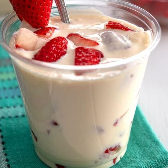 Vaso Chico de Fresas con Crema