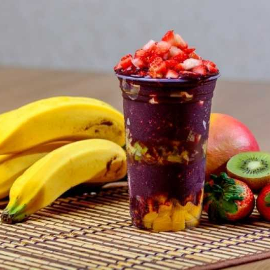 Monte seu açaí em camadas e 3 adicionais a sua escolha.