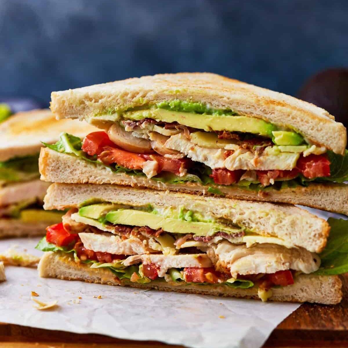 Emparedado Club de Pollo Chiplote