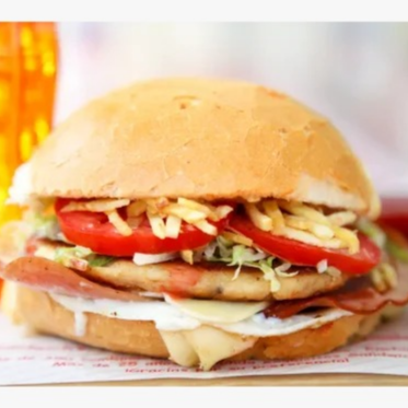 Sándwich de Milanesa con 2 Quesos y 3 Piñas