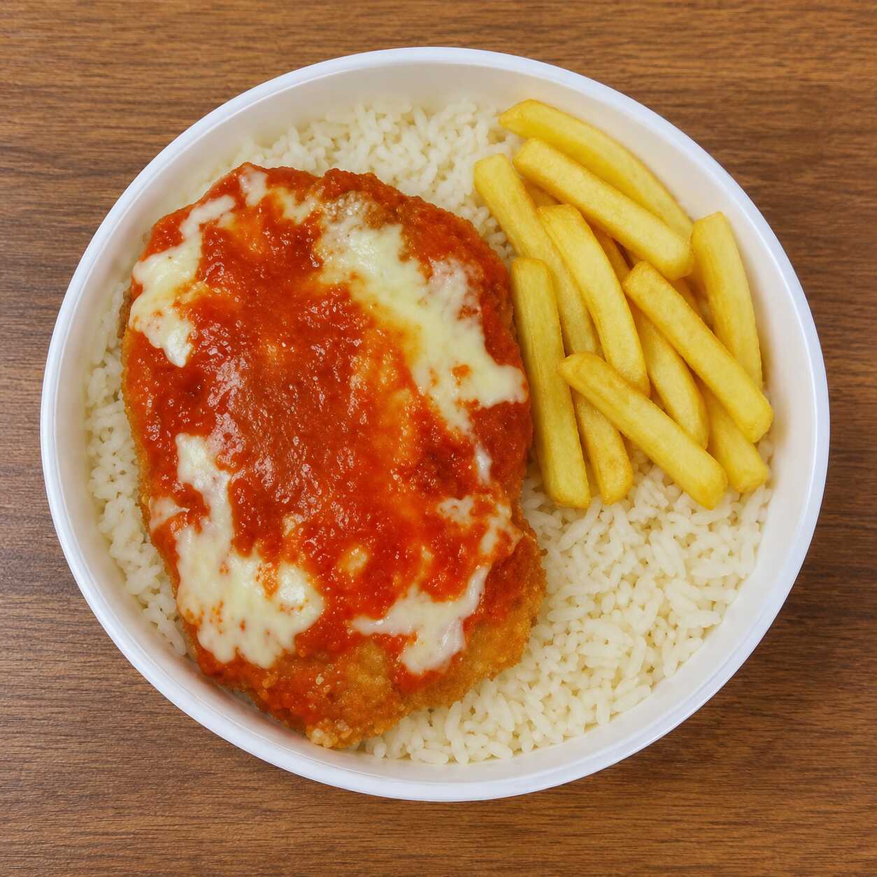 Parmegiana de frango com arroz, feijão e batata frita (Aprox. 450g).