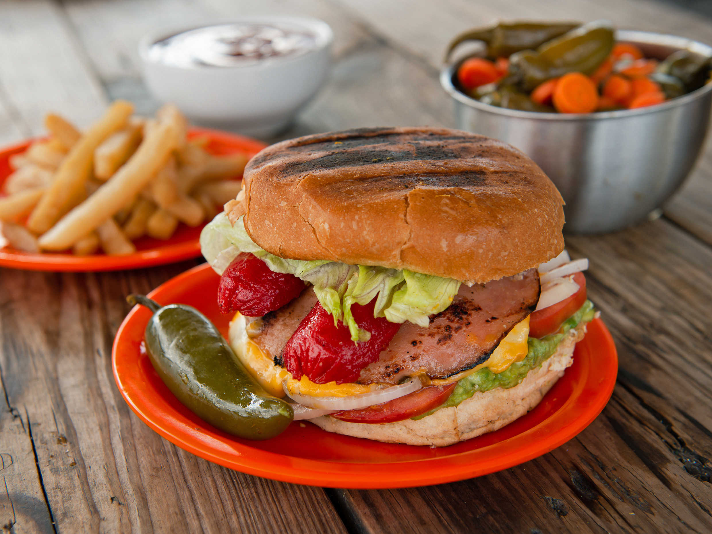Combo Individual: Burger Salchi + Pepsi + Papas
