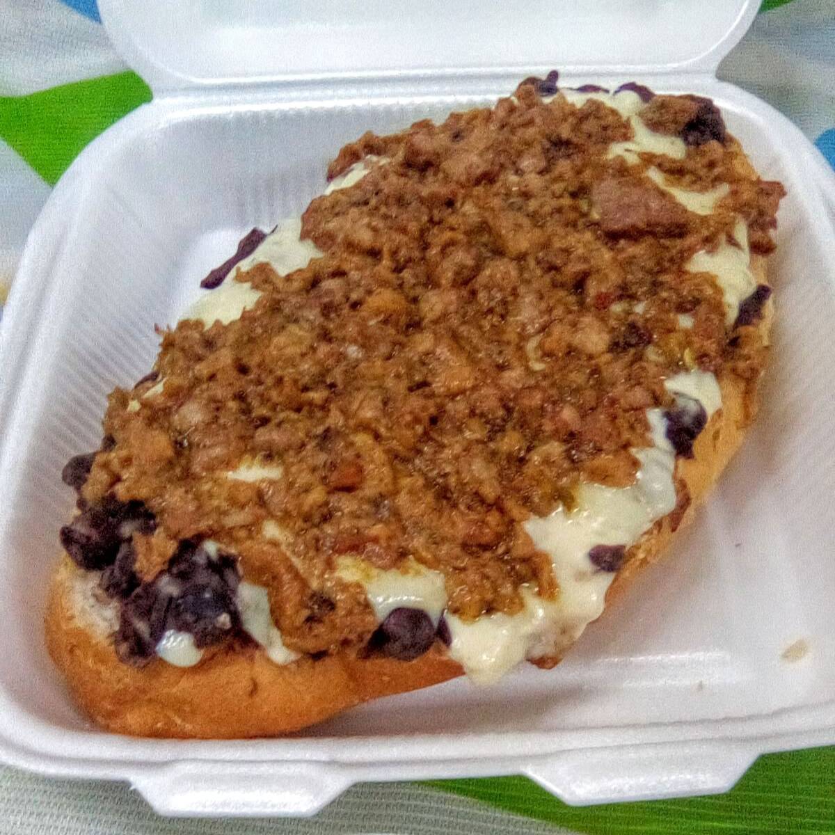 Molletes Chicharroneros