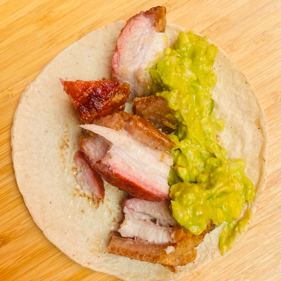 Taco de Chicharrón Estilo Colombiano