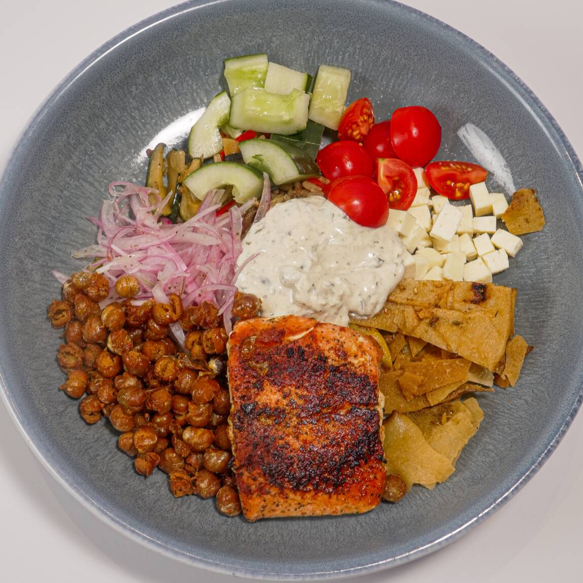 Salmón Greek Bowl