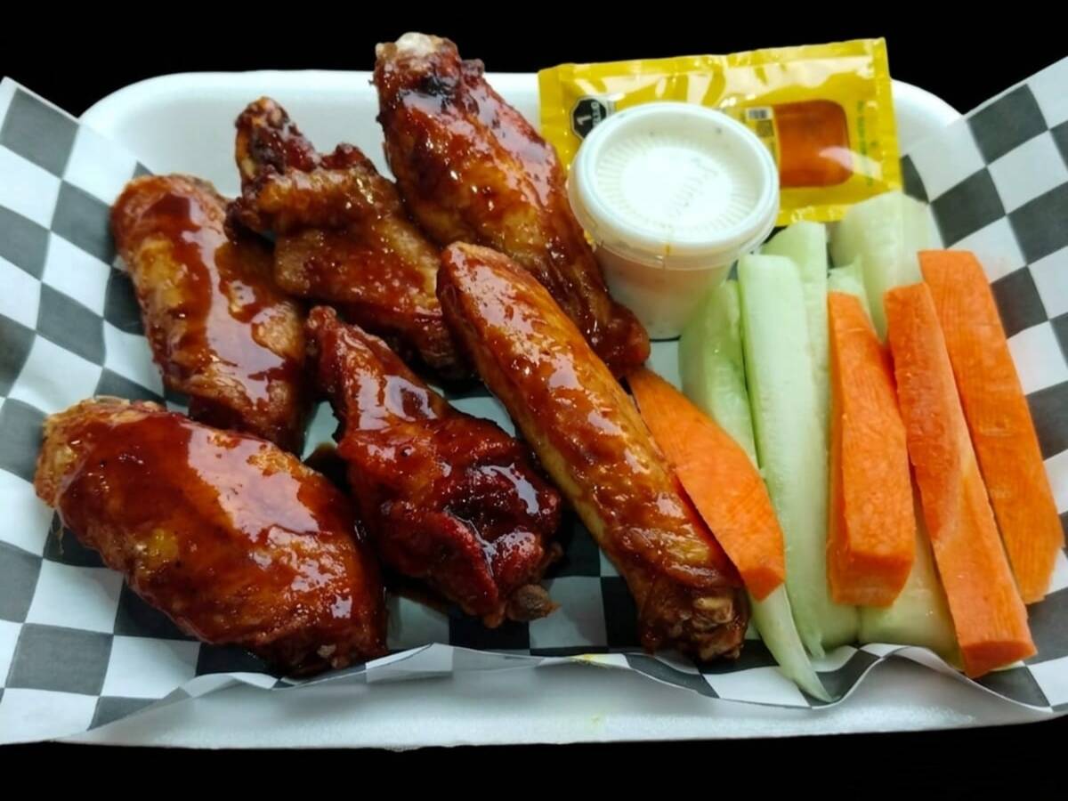 Corazón Hot Wings