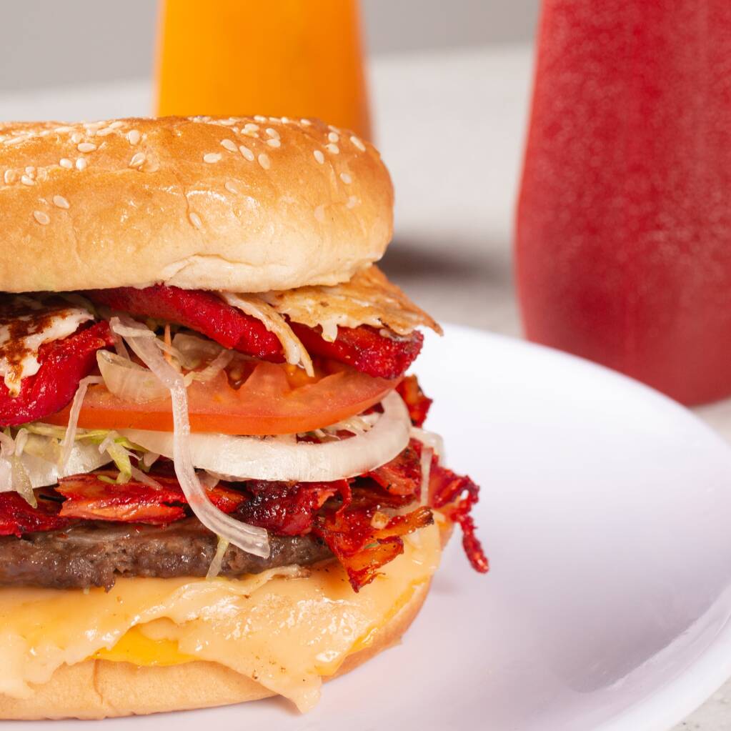 Salchiburger con Trompo