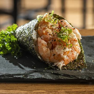 Camarões cozido com cream cheese, arroz, cebolinho e gergelim (160g).