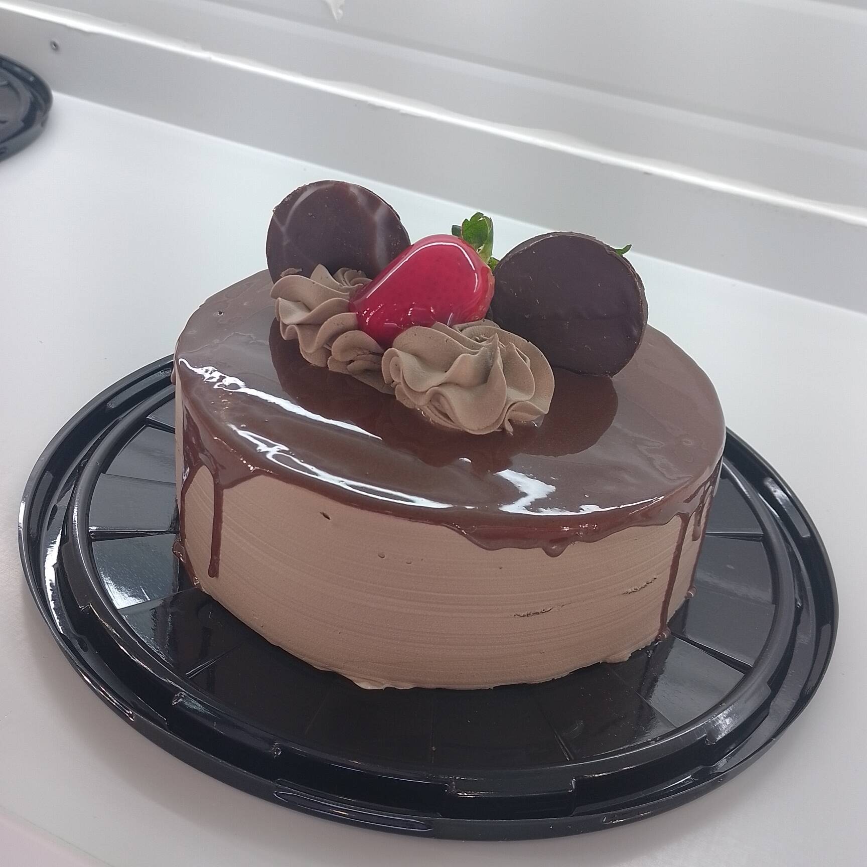 Pastel Mediano Fresas con Chocolate