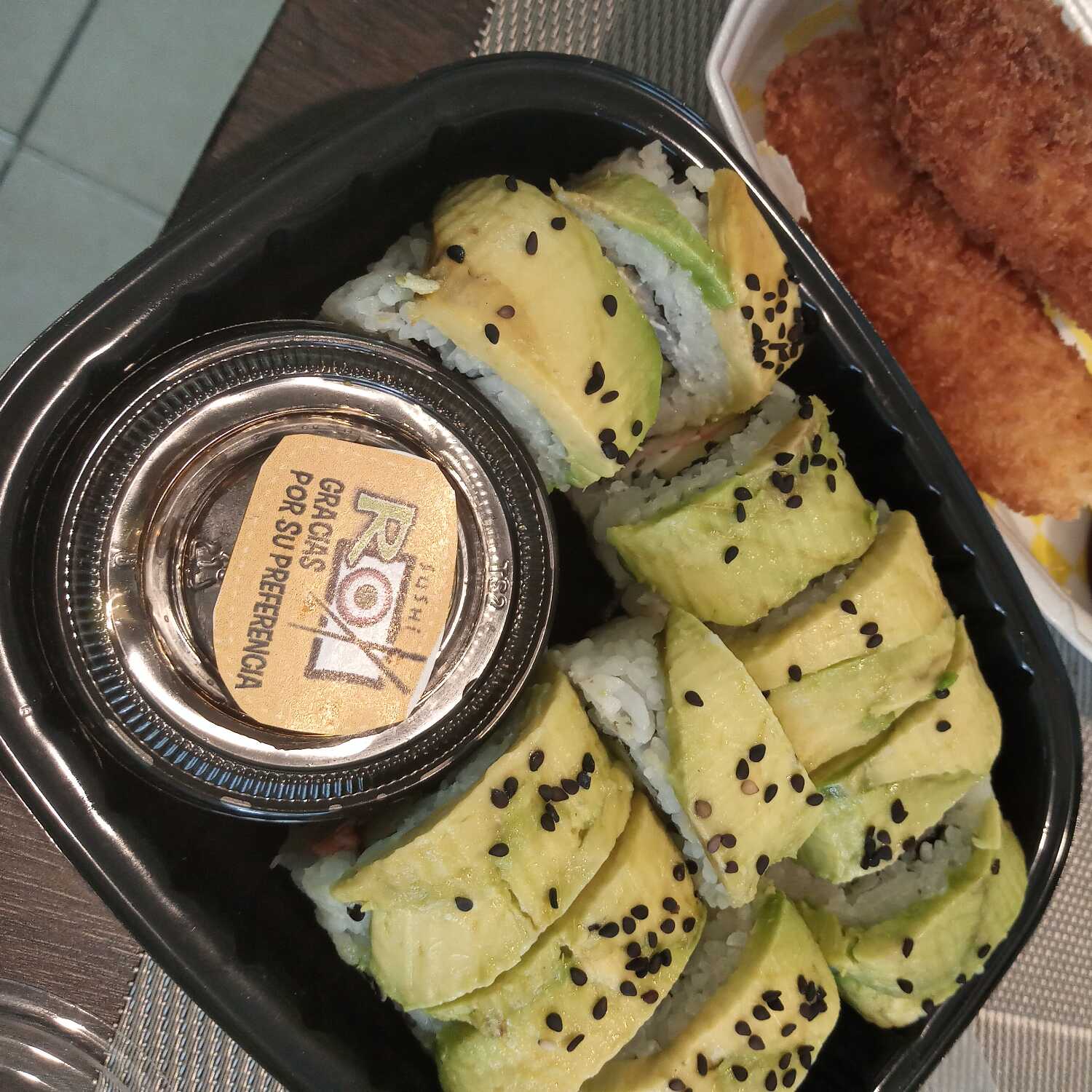 Rollo Avocado Camarón