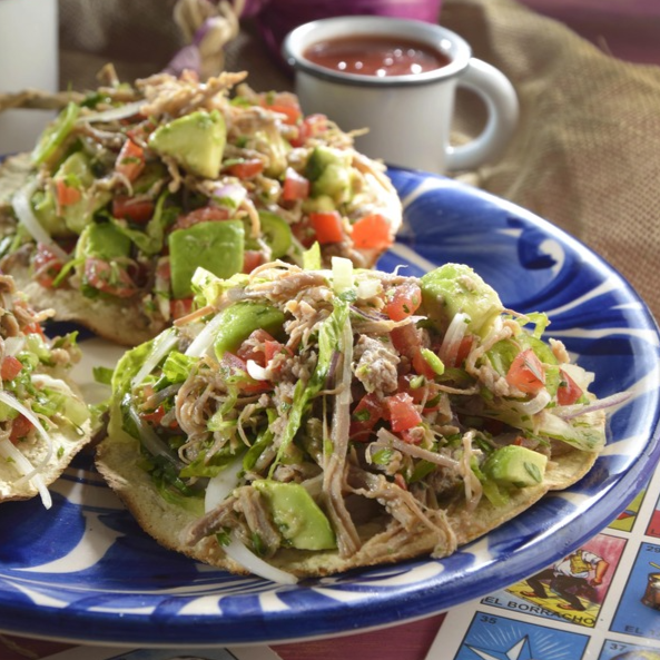 Tostadas de Carne Desebrasa