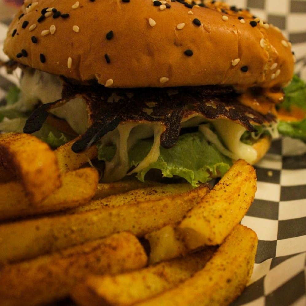 Super Cheese Burger