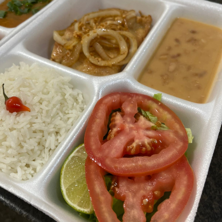 arroz , feijão , salada e a proteína