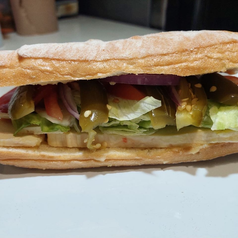TORTA DEQUESO PANELA CON AGUACATE
