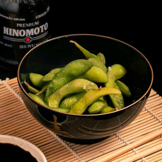 Soja japonesa cozida no vapor