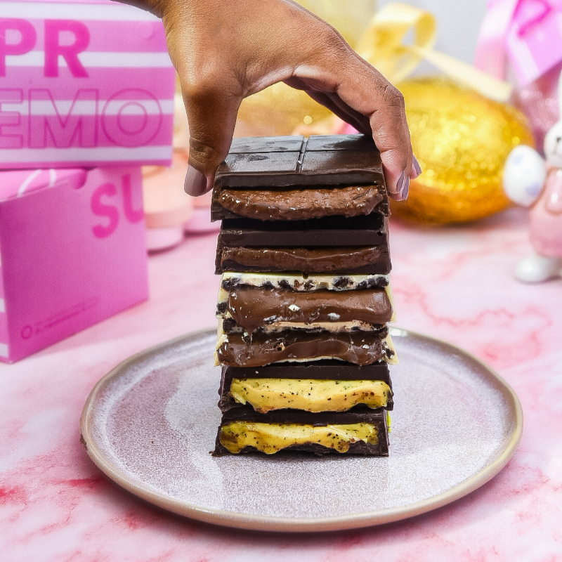 Barra de chocolate branco, com um delicioso recheio de Laka com Nutella. Com aproximadamente 100g