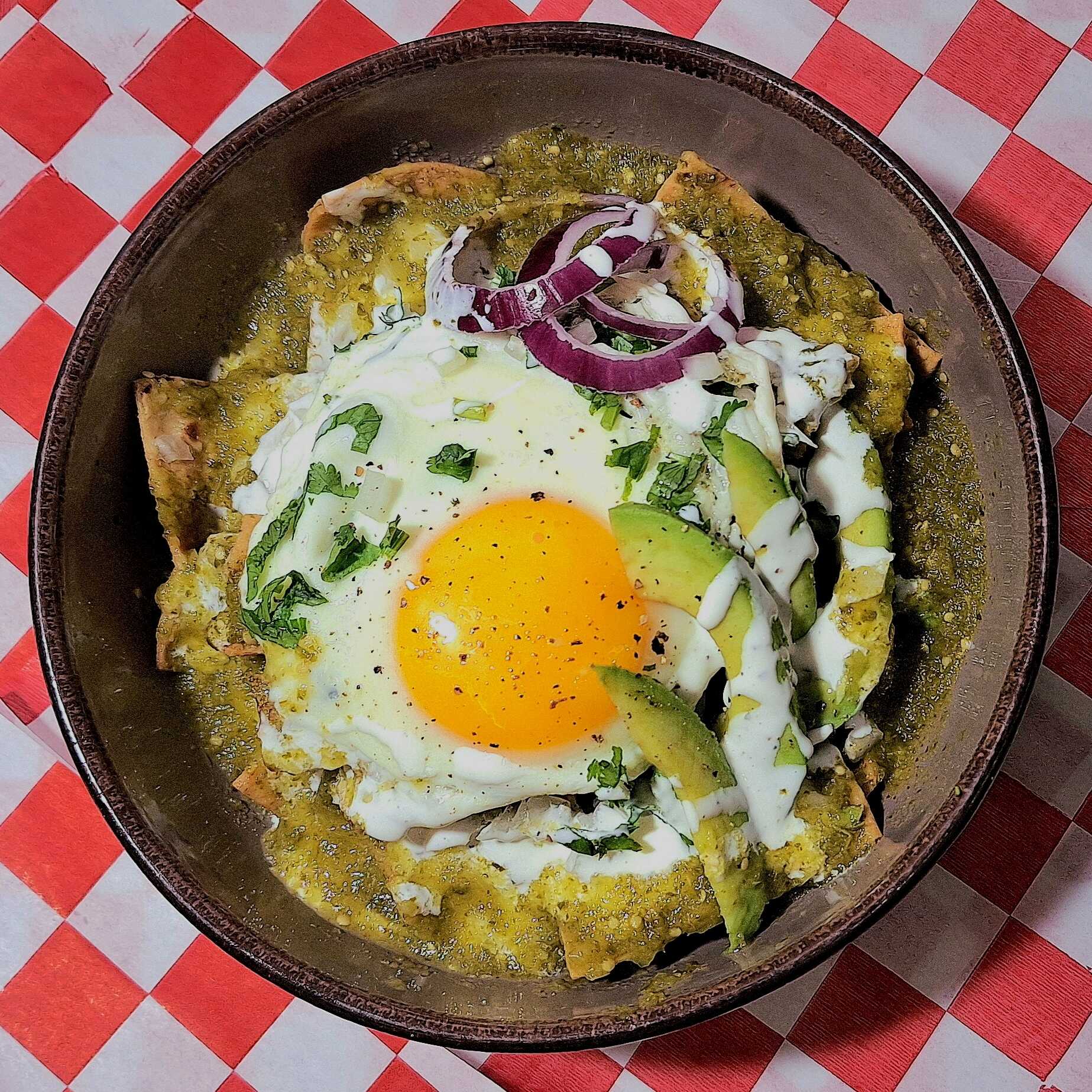Chilaquiles CON HUEVITO AL GUSTO