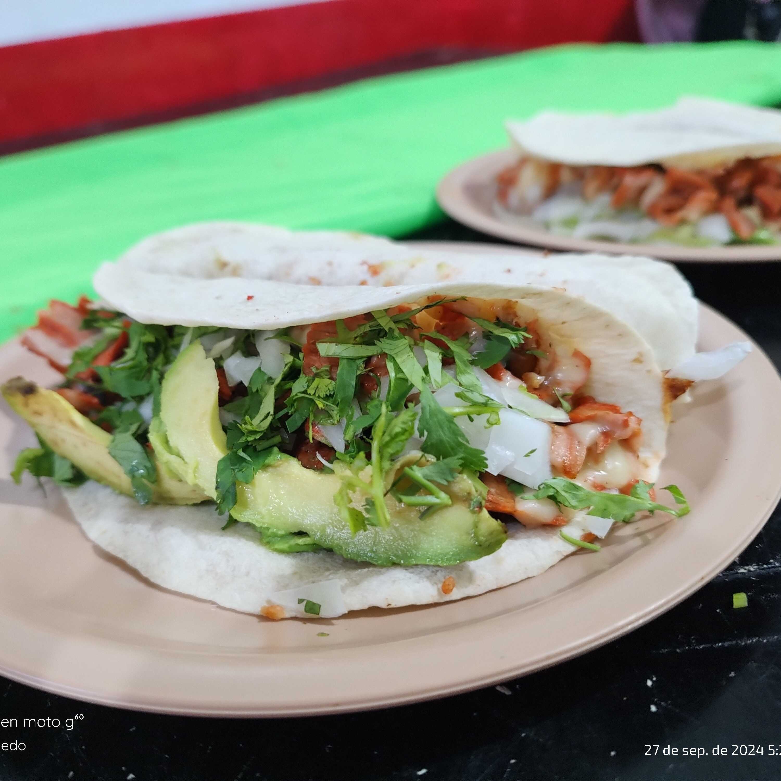 Taco de pastor con tortilla de harina