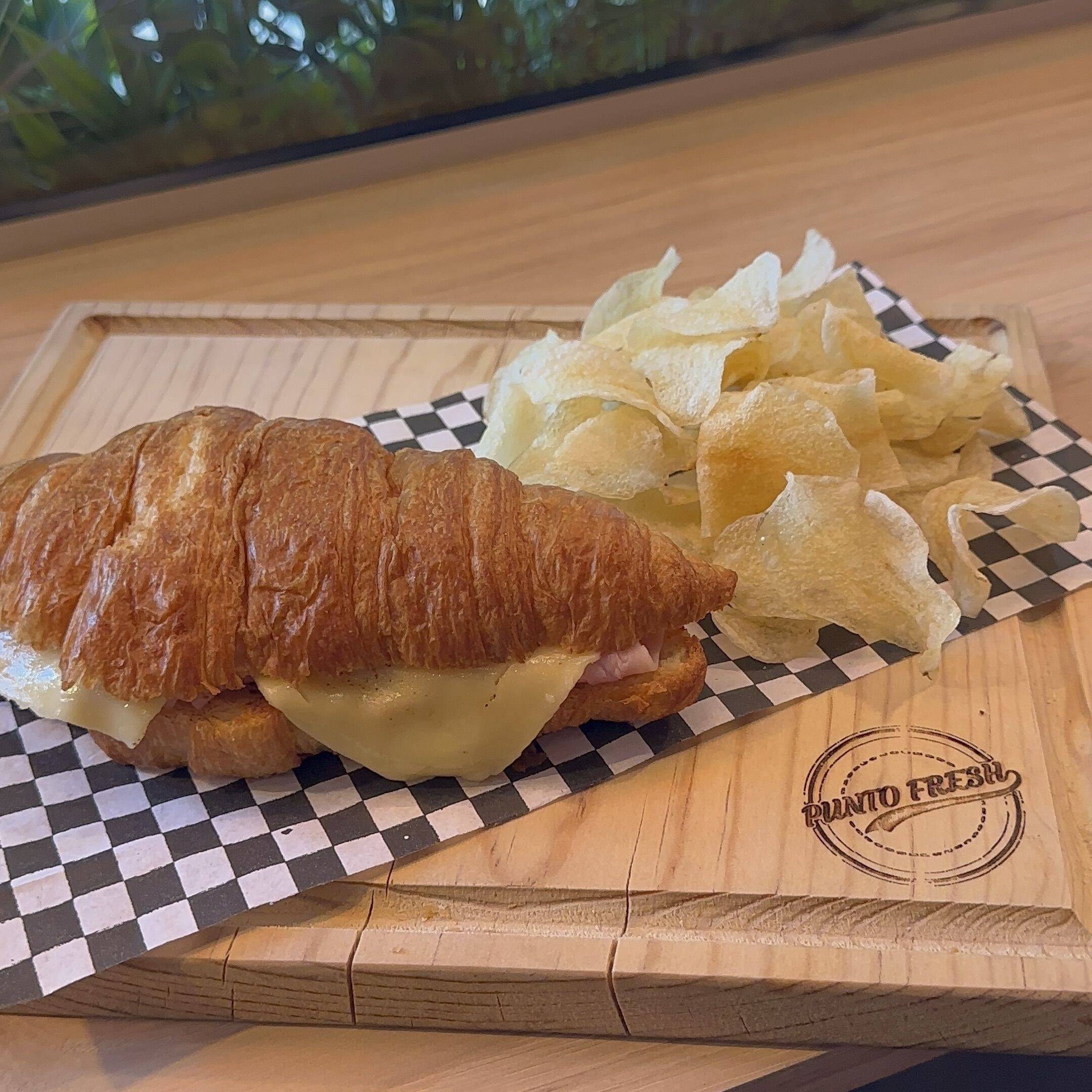 Croissant Jamón y Queso