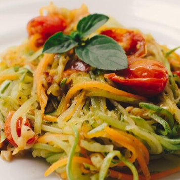Mix de legumes, cogumelos e molho oriental.